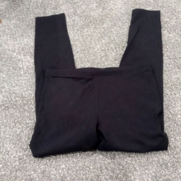 HUE Pants - Hue full length Black leggings style 13639. 95% cotton 5% spandex size Medium